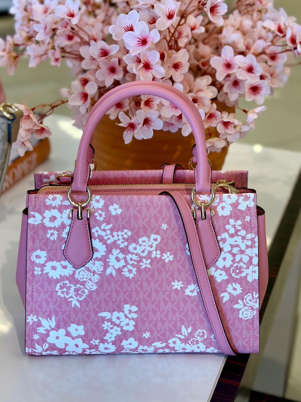 MICHAEL KORS Marilyn Medium Printed Signature Logo Satchel Crossbody
Carnation - Picture 5 of 16